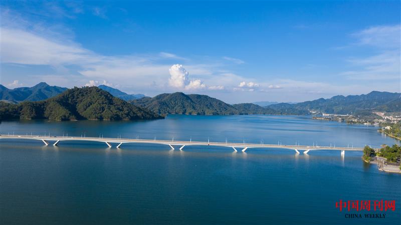 攝圖網(wǎng)_501792173_浙江杭州千島湖大橋風光（企業(yè)商用）.jpg